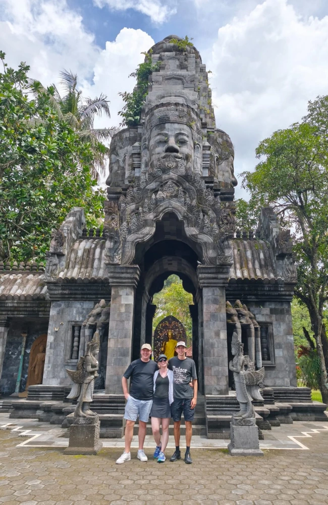 Travel to Indonesia, Viaje a Indonesia, Viaggio in Indonesia